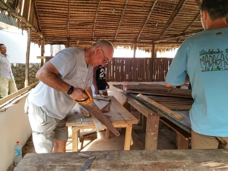 Freiwilliger sägt im Bau- und Renovierungsprojekt Nosy Be auf Madagaskar