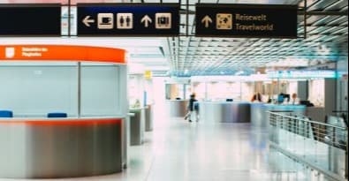 Leerer Flughafen in Deutschland in Corona-Zeiten